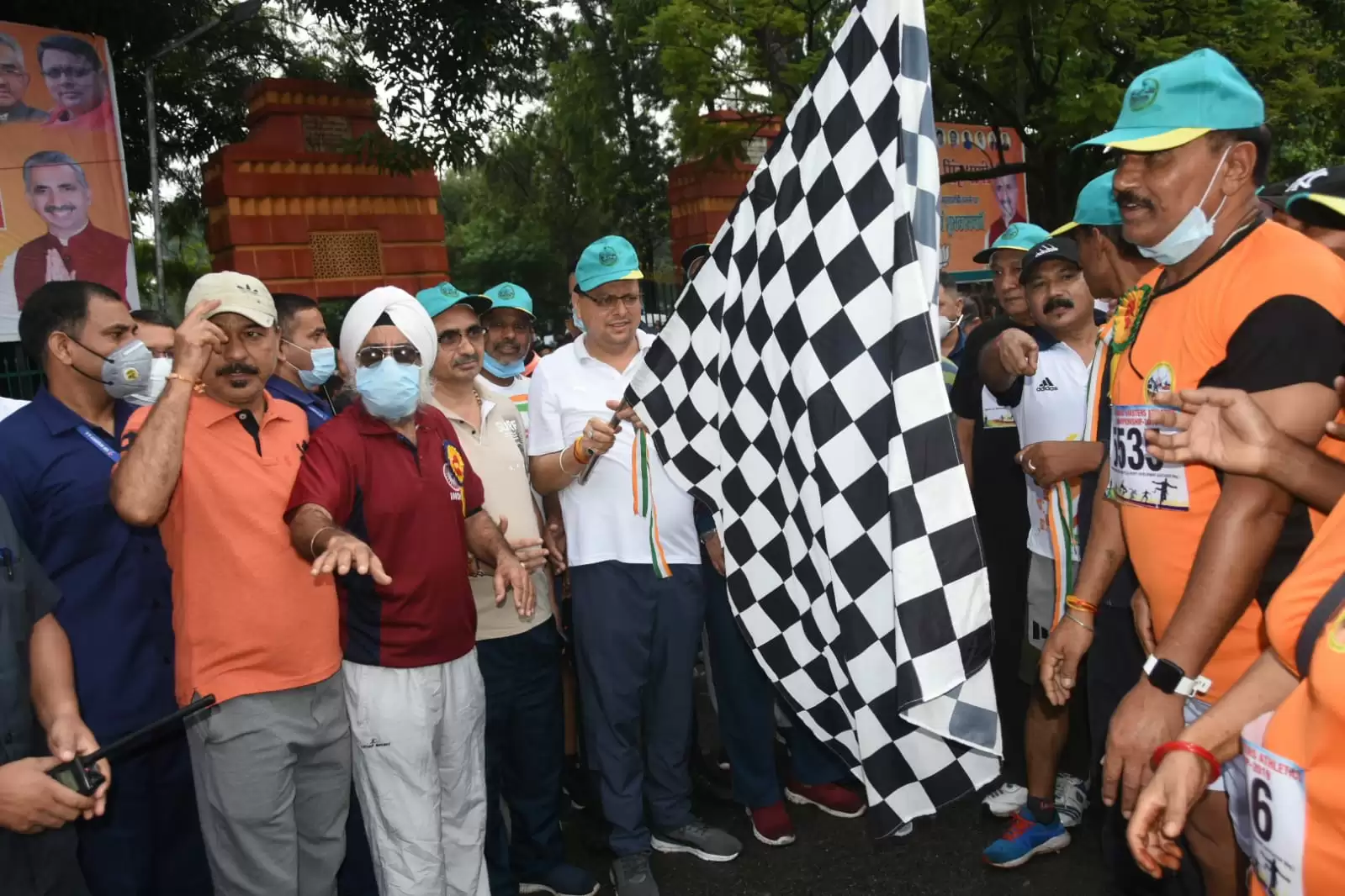 CM पुष्कर सिंह धामी ने नीरज चोपङा ग्लोरी क्रास कंट्री रन को किया फ्लैग ऑफ, राज्य सरकार खिलाडियों को प्रोत्साहित करने वाली नई खेल नीति लाएगी