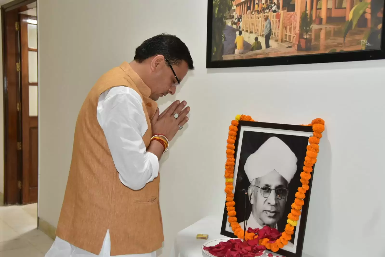 CM पुष्कर सिंह धामी ने भारत रत्न डॉ. सर्वपल्ली राधाकृष्णन की जयंती पर श्रद्धा सुमन अर्पित कर दी श्रद्धांजलि