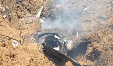 एयरफोर्स का मिराज 2000 विमान क्रैश, जमीन के अंदर धंसा विमान
