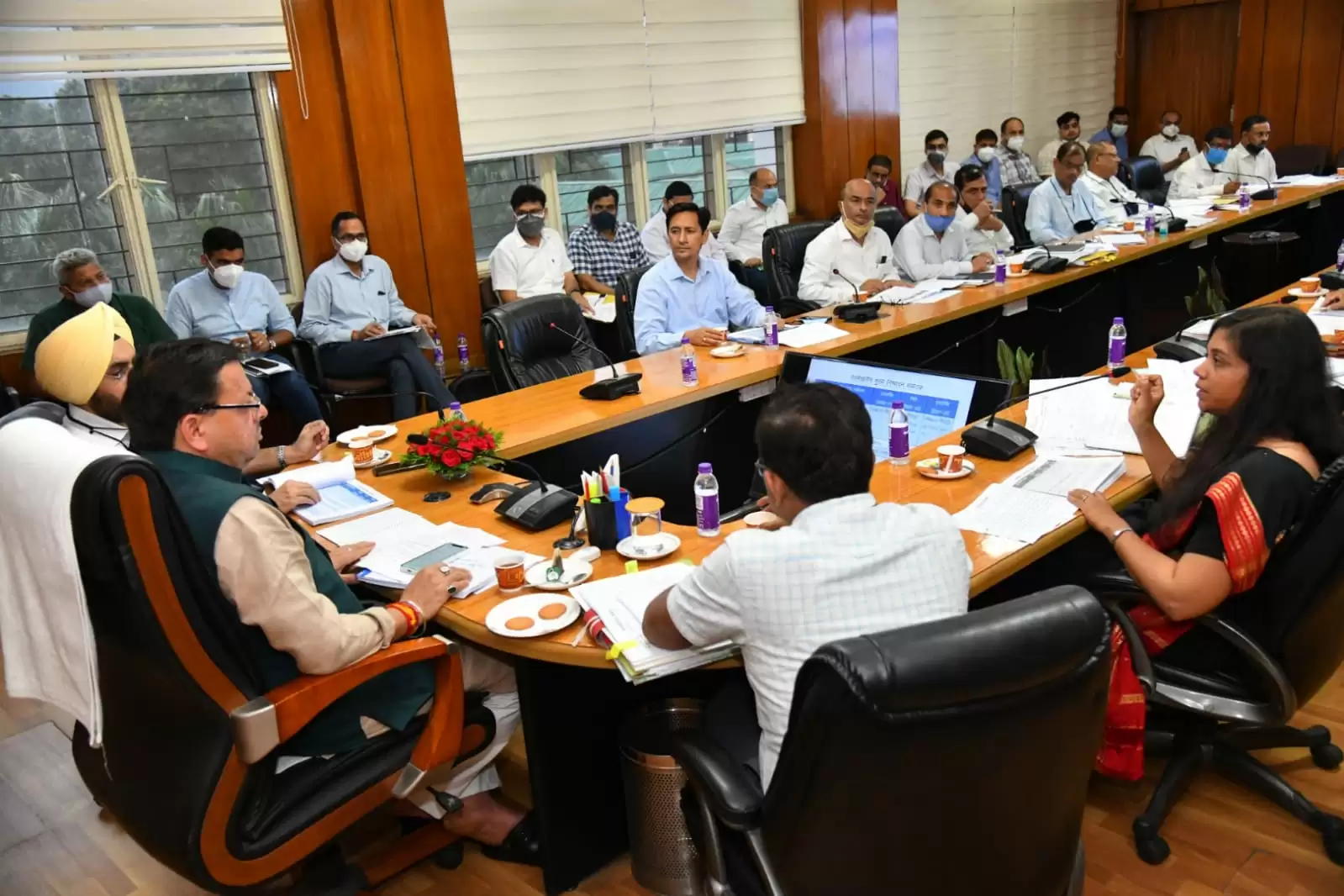 मुख्यमंत्री पुष्कर सिंह धामी ने की उर्जा विभाग की समीक्षा