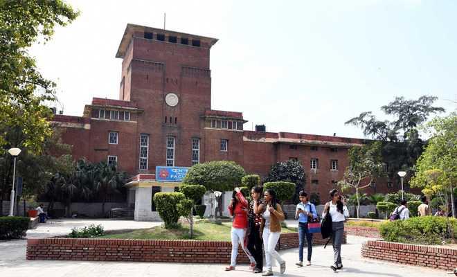 दिल्ली विश्वविद्यालय ने स्नातक और स्नातकोत्तर की अंतिम वर्ष की परीक्षाएं स्थगित
